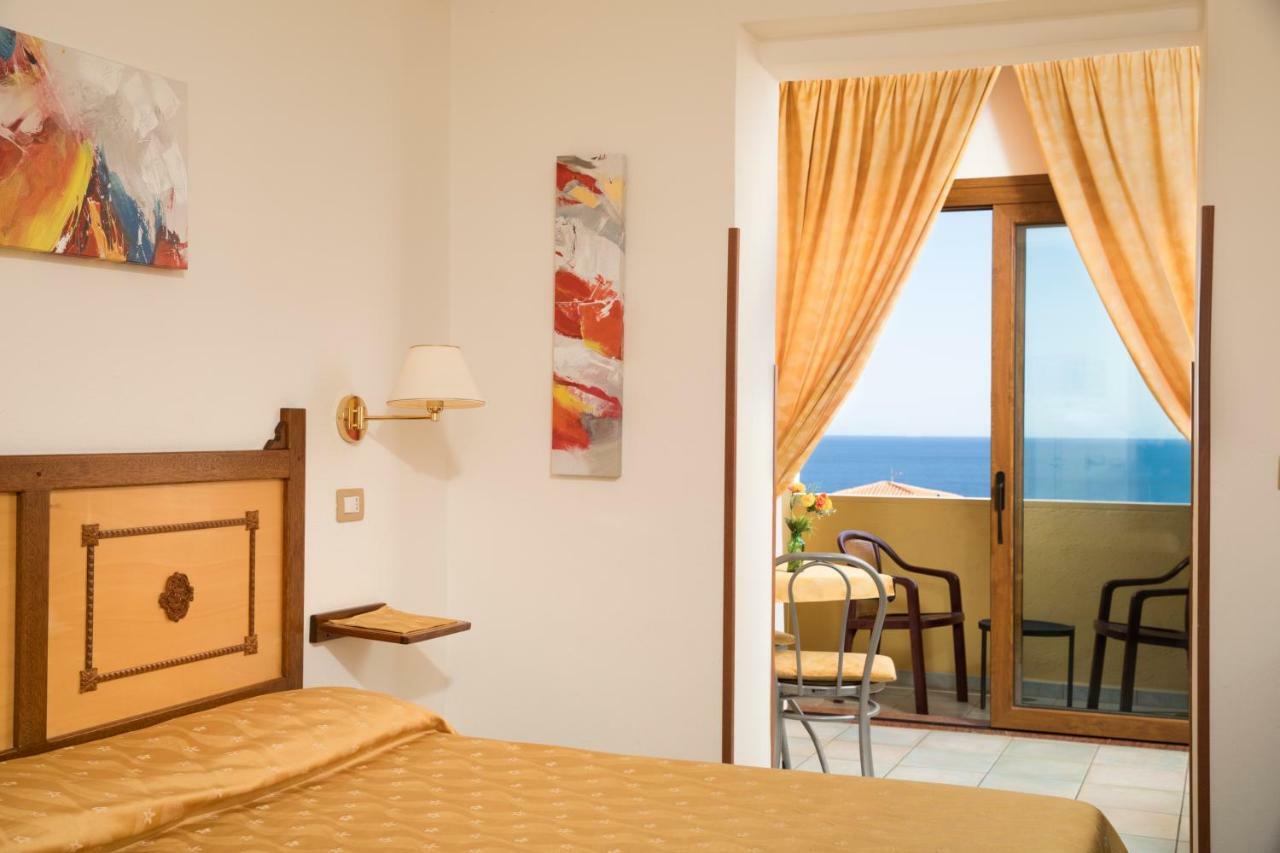Hotel La Playa Cala Gonone Exterior foto